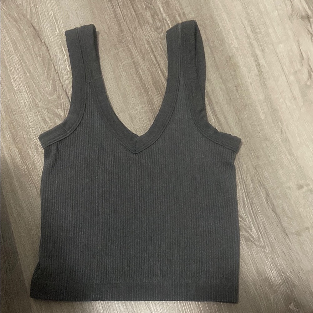 Rue21 Gray Ribbed Crop Tank Top